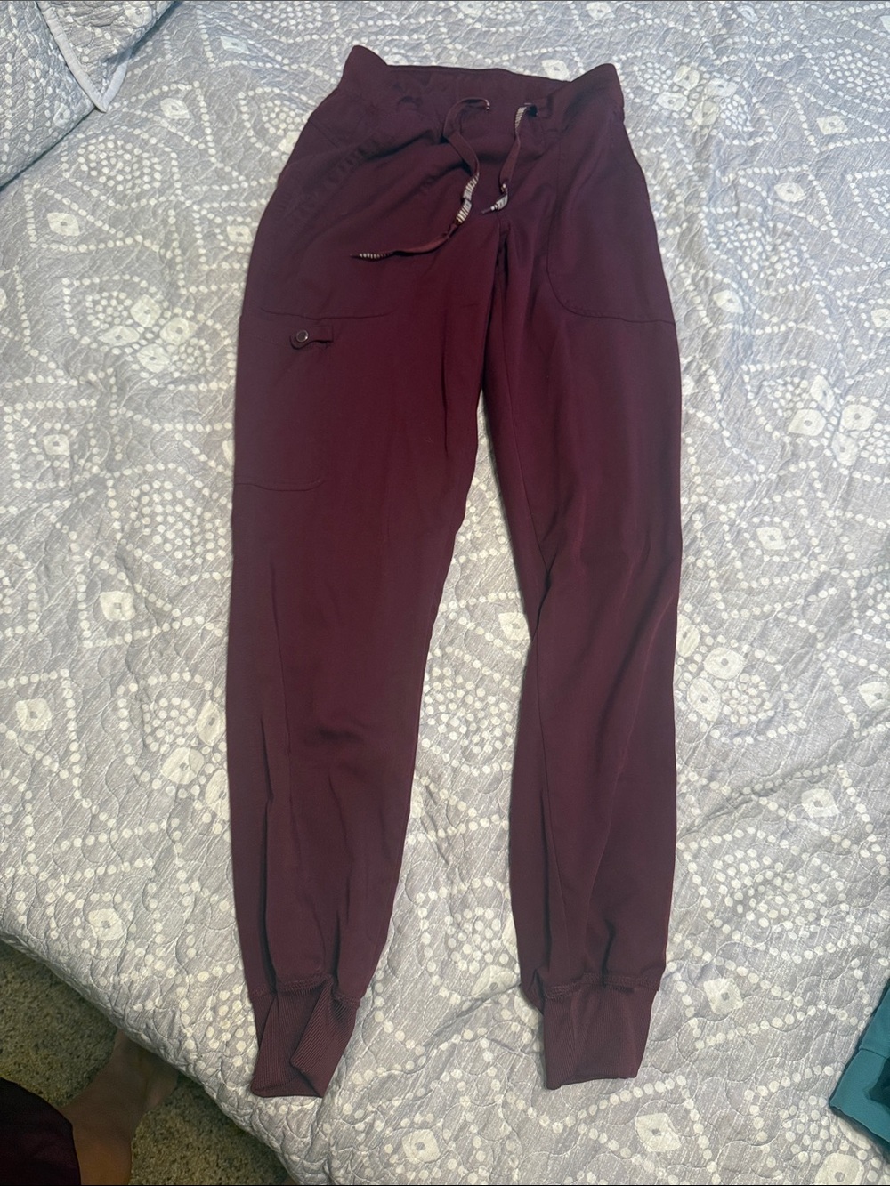 MedCouture Jogger Scrub Pants in Maroon - Small Tall